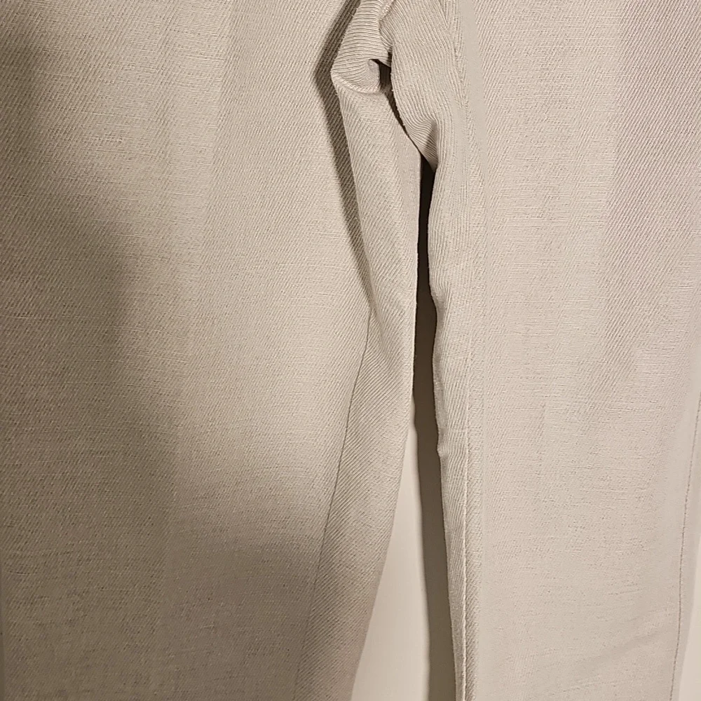 Liz Claiborne Womens Light Tan Slacks. Size 12. Front Pockets. - Picture 3 of 8